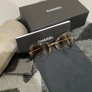 Chanel sunglasses style 4220 gold and beige frame